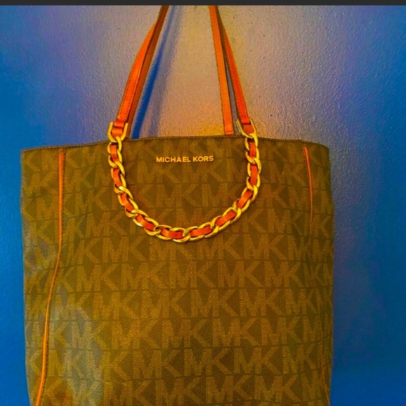 MICHAEL Michael Kors Handbags - EUC MICHAEL Michael Kors Purse